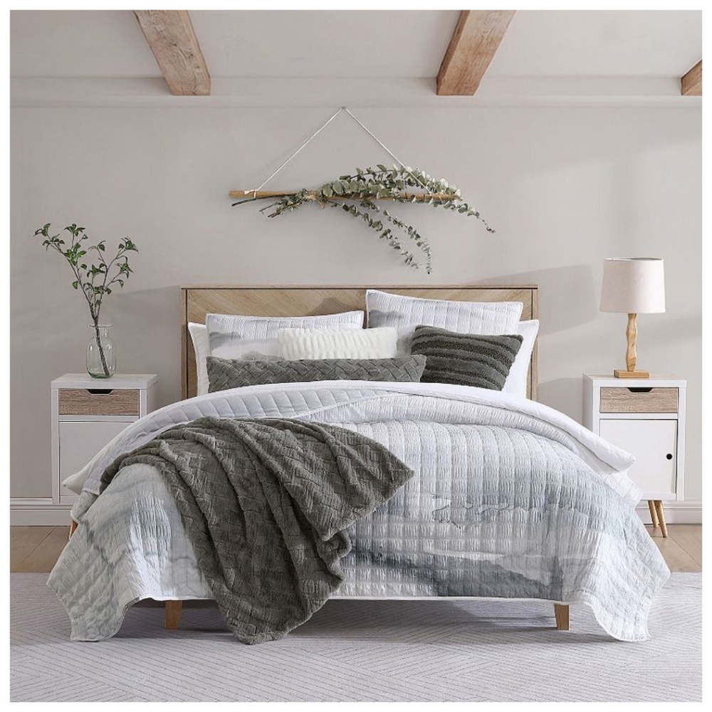 Koolaburra by UGG Tanami Quilt Set - White and Gray